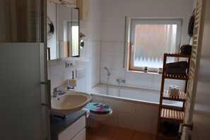 Shower, hair dryer, towels, soap - Feel good in a cozy atmosphere near Cologne (Bergisch Gladbach)