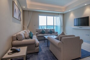 Deluxe Apartment, 3 Bedrooms | Living area