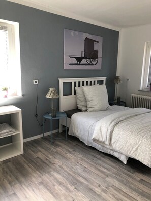 2 Schlafzimmer, Schreibtisch, WLAN