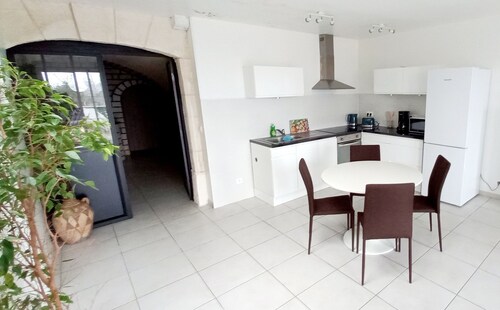 Charming semi-troglodytic gîte