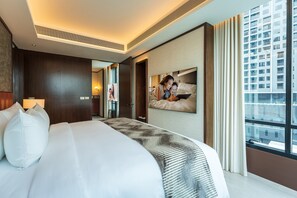 Satin Corner Suite (One-Bedroom) | Premium bedding, down comforters, in-room safe, individually furnished - SILQ Hotel And Residence (Bangkok)