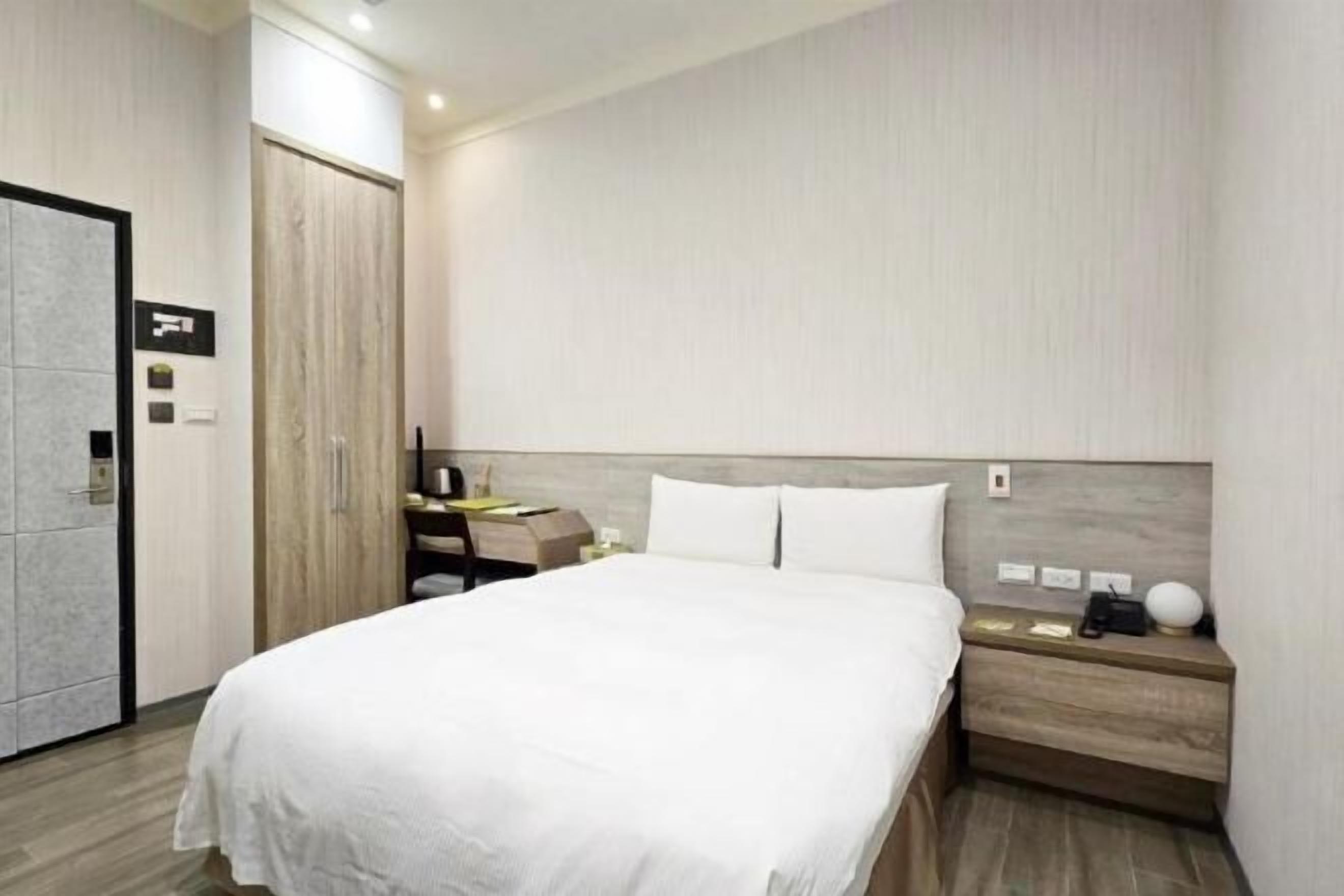 Minibar, két bảo mật tại phòng, màn/rèm cản sáng 