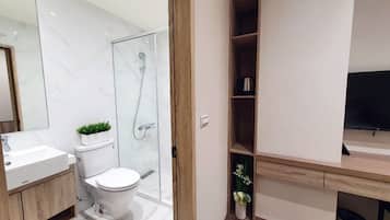 غرفة مزدوجة عادية - بدون نوافذ | حمام | مستلزمات مجانية للعناية الشخصية، مجففات شعر، خف للقدمين، شامبو