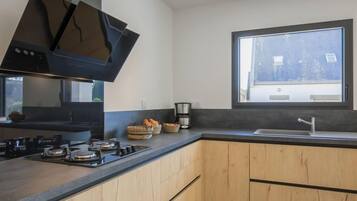 Réfrigérateur, four, lave-vaisselle, grille-pain