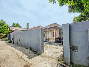 Exterior - Hotel O Zahira Homestay Near Ekas Surf School and Service (Janapria)