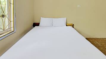 Deluxe Double Room | Free WiFi, bed sheets