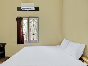 Deluxe Double Room | Free WiFi, bed sheets - Hotel O Zahira Homestay Near Ekas Surf School and Service (Janapria)