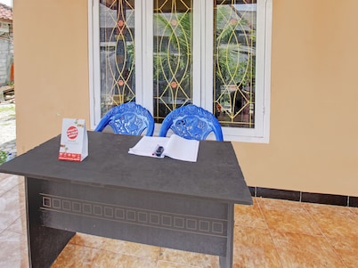 OYO 92197 Zahira Homestay Near Ekas Surf School and Service