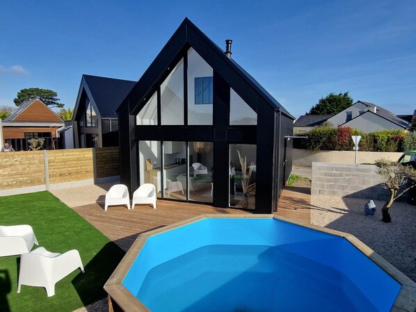 مغطس سبا خارجي