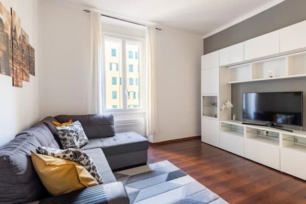 Living area - [Suite-Colosseum] with free wifi and Netflix (Roma)
