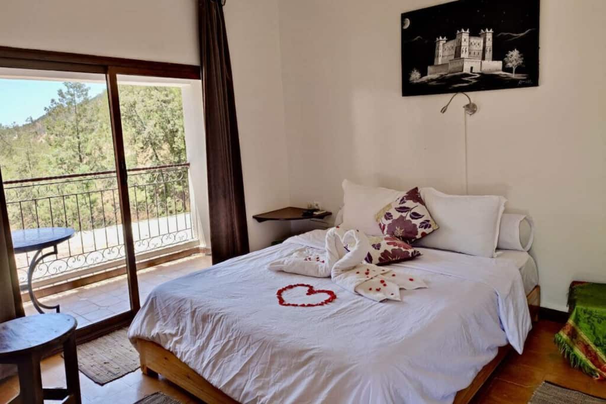 Double Room, Balcony | 1 bedroom, soundproofing, free WiFi