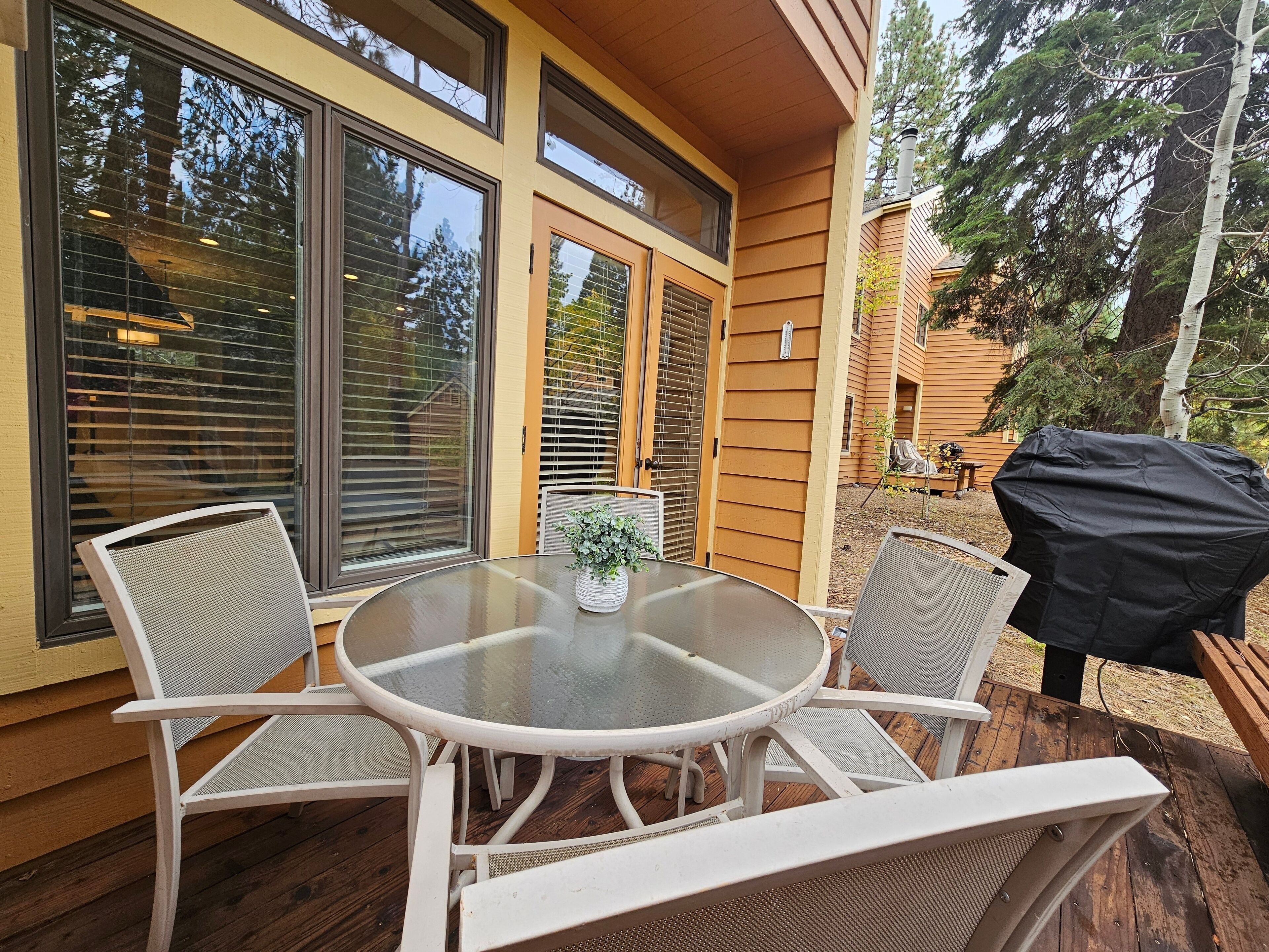 Apartemen, 2 kamar tidur | Tempat makan outdoor