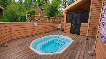 Apartment, 2 Bedrooms | Pool
