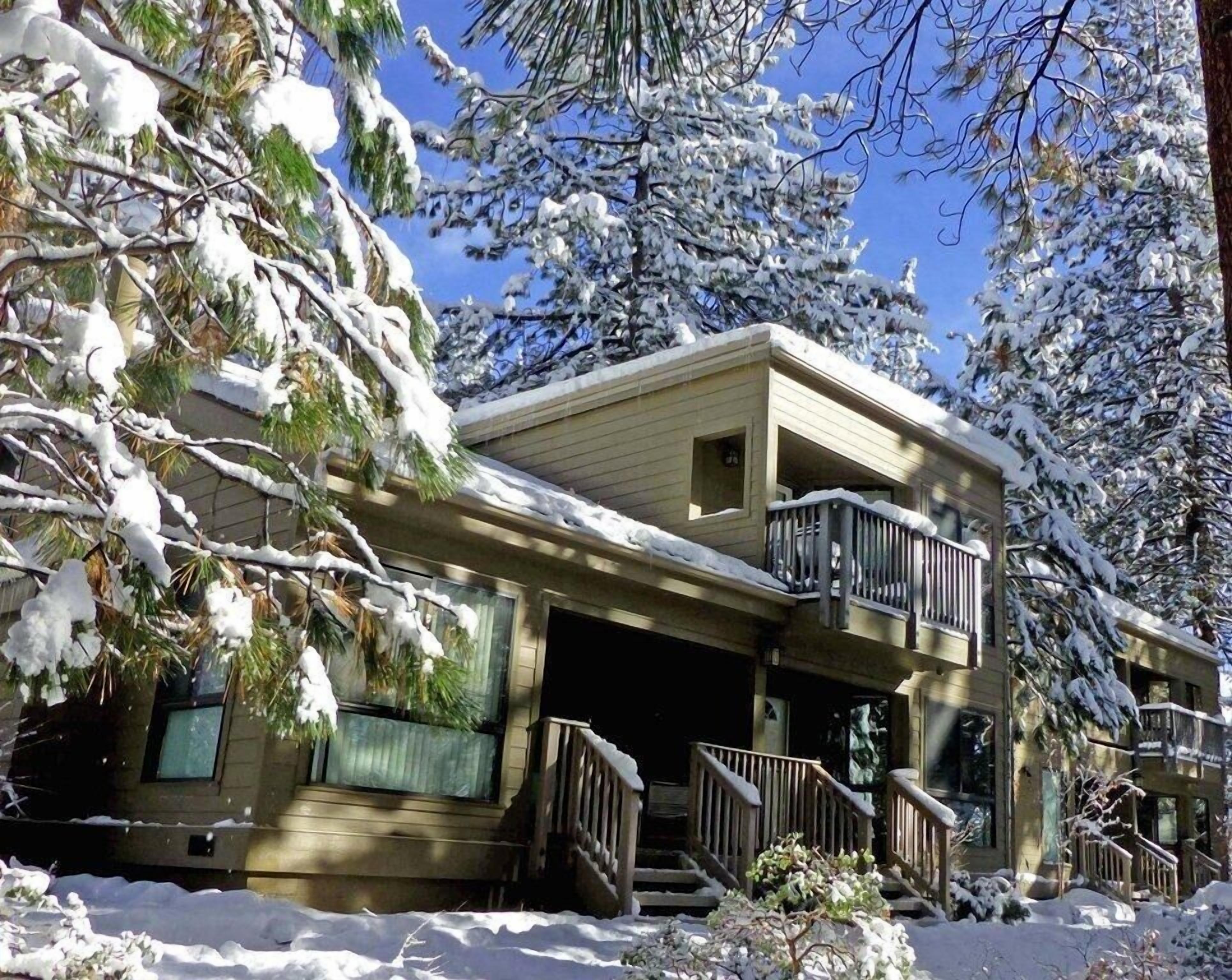 Condo, 2 Bedrooms | Exterior