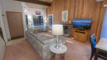 Condo, 2 Bedrooms | Living area