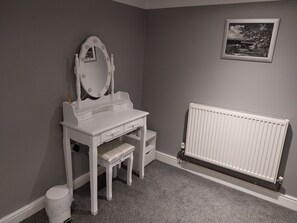 Apartment | Dining - 3-bed Apartment in Lowestoft With sea Views (Lowestoft)