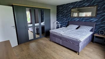 1 bedroom, WiFi, bed sheets