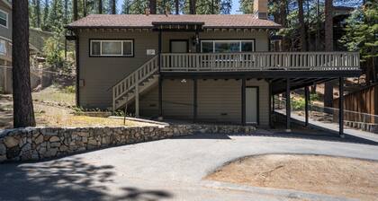 Foothill Folly 4 Bedroom Home by RedAwning