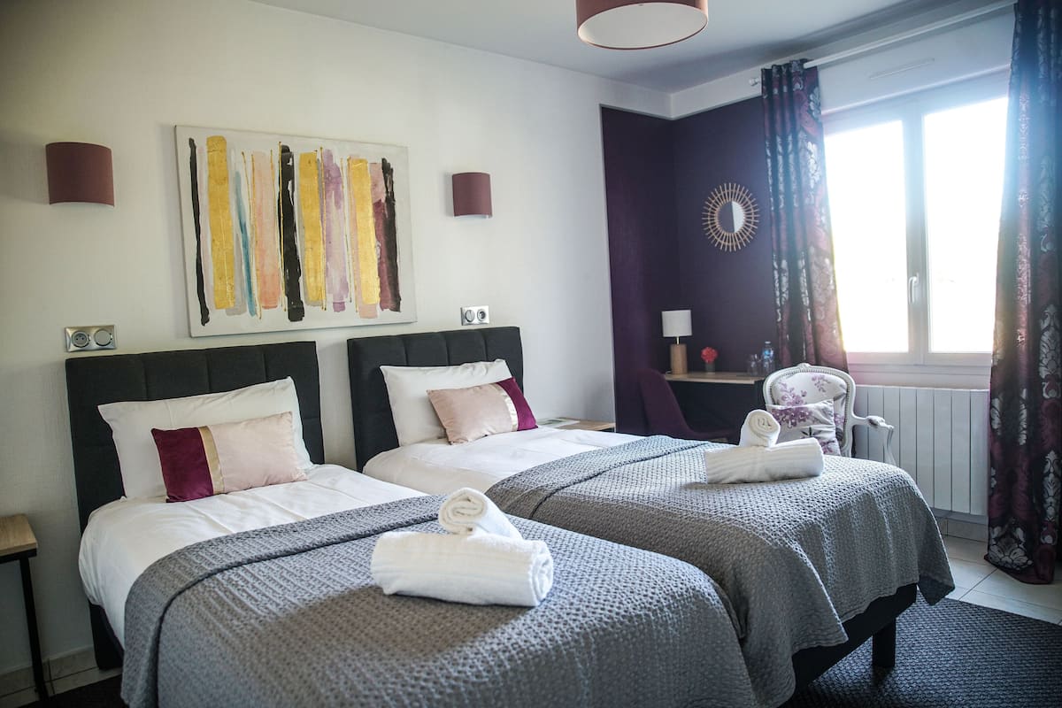 Comfort Double or Twin Room | 1 bilik tidur, peralatan tempat tidur premium, dihias secara berasingan