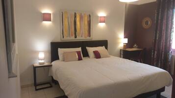 Comfort Double or Twin Room | 1 bedroom, premium bedding, individually decorated, desk