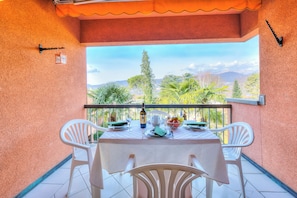 Outdoor dining - Residenza Borgo Rustico (Collina d'Oro)