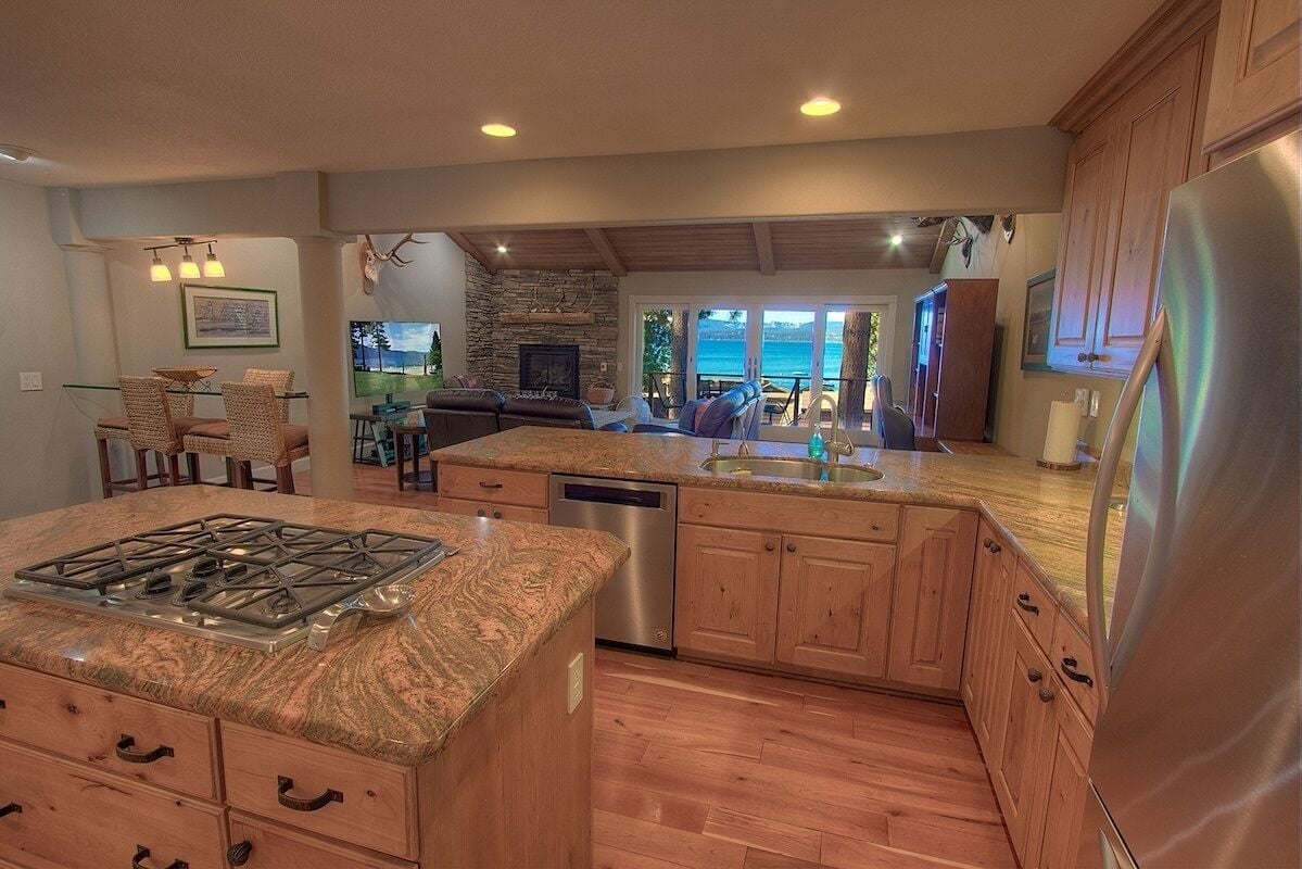 Condo, 3 Bedrooms | Bahagian dalam