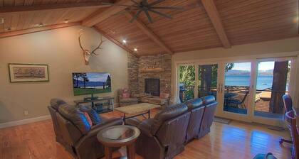 Chipmunk's Paradise 3 Bedroom Condo by RedAwning