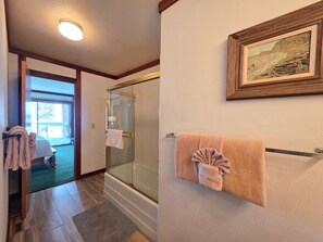 Condo, 3 habitaciones | Interior