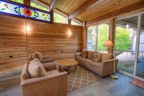 House, 4 Bedrooms | BBQ/picnic Area
