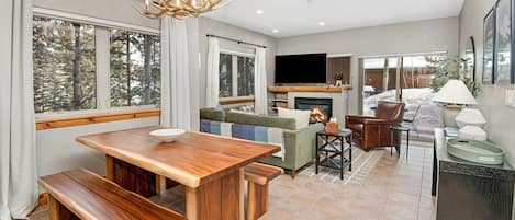 Apartment, 2 Schlafzimmer | Eigene Küche | Kühlschrank, Ofen, Wasserkocher mit Kaffee-/Teezubehör, Toaster