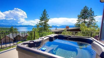 House, 4 Bedrooms | Tab spa terbuka