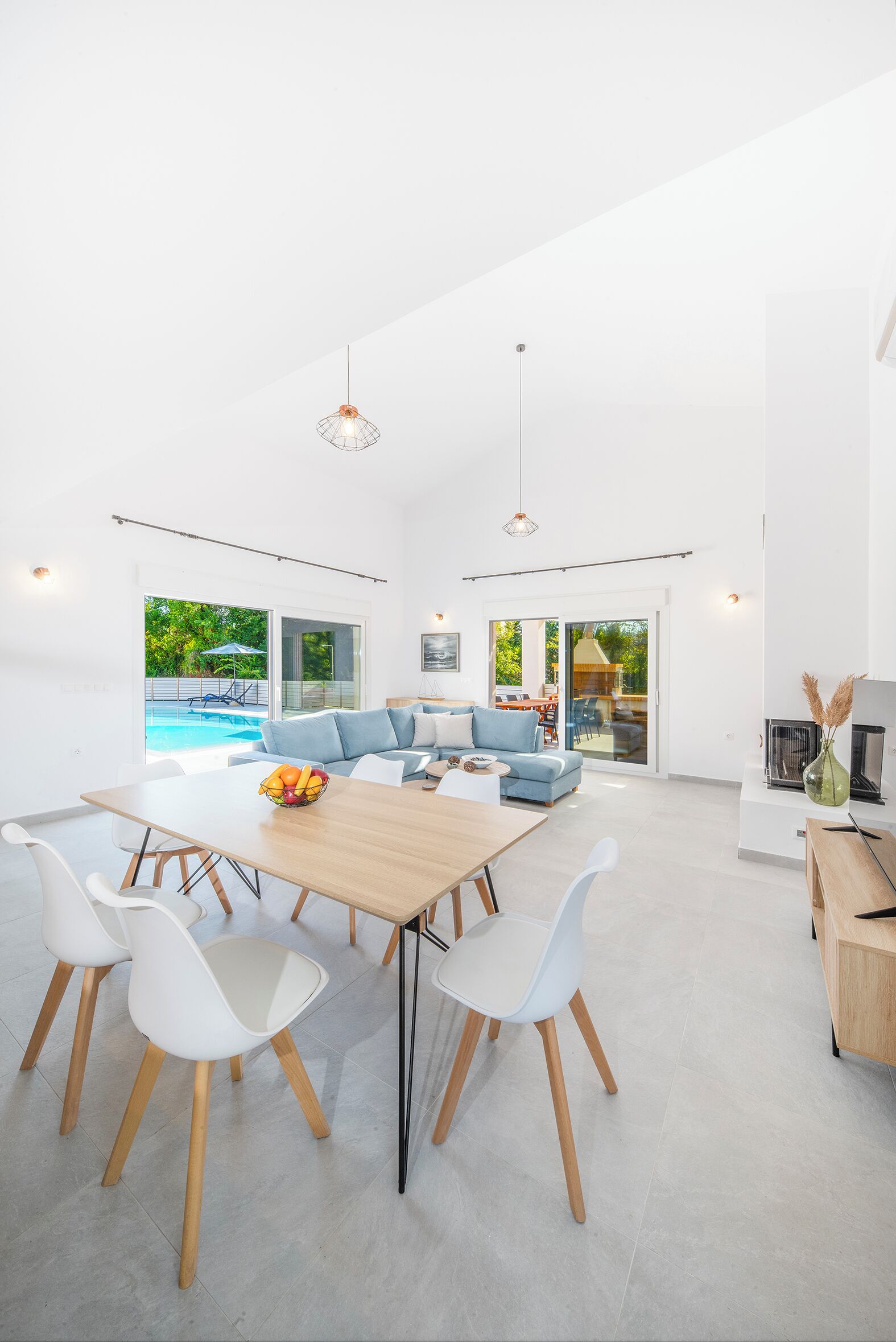 المنشأة من الداخل