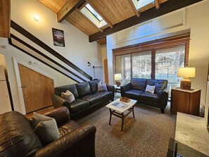 Living area - Cartwright Corner Condo 4 Bedroom Townhouse by RedAwning (Incline Village)