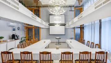 Meeting facility