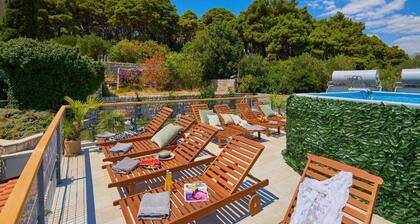 Palm Tree Apartments