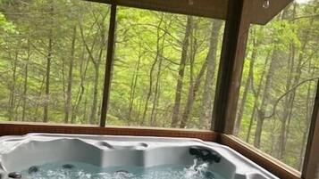 Cabin, 2 Bedrooms | Indoor spa tub