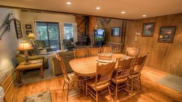 Condo, 4 phòng ngủ | Nội thất