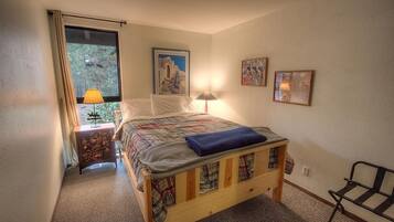 Condo, 3 Bedrooms | 3 bedrooms, free WiFi, bed sheets
