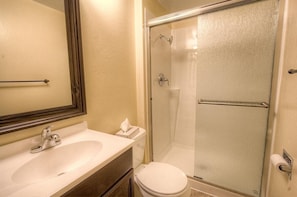 Apartment, 3 Schlafzimmer | Badezimmer | Kostenlose Toilettenartikel, Haartrockner, Handtücher