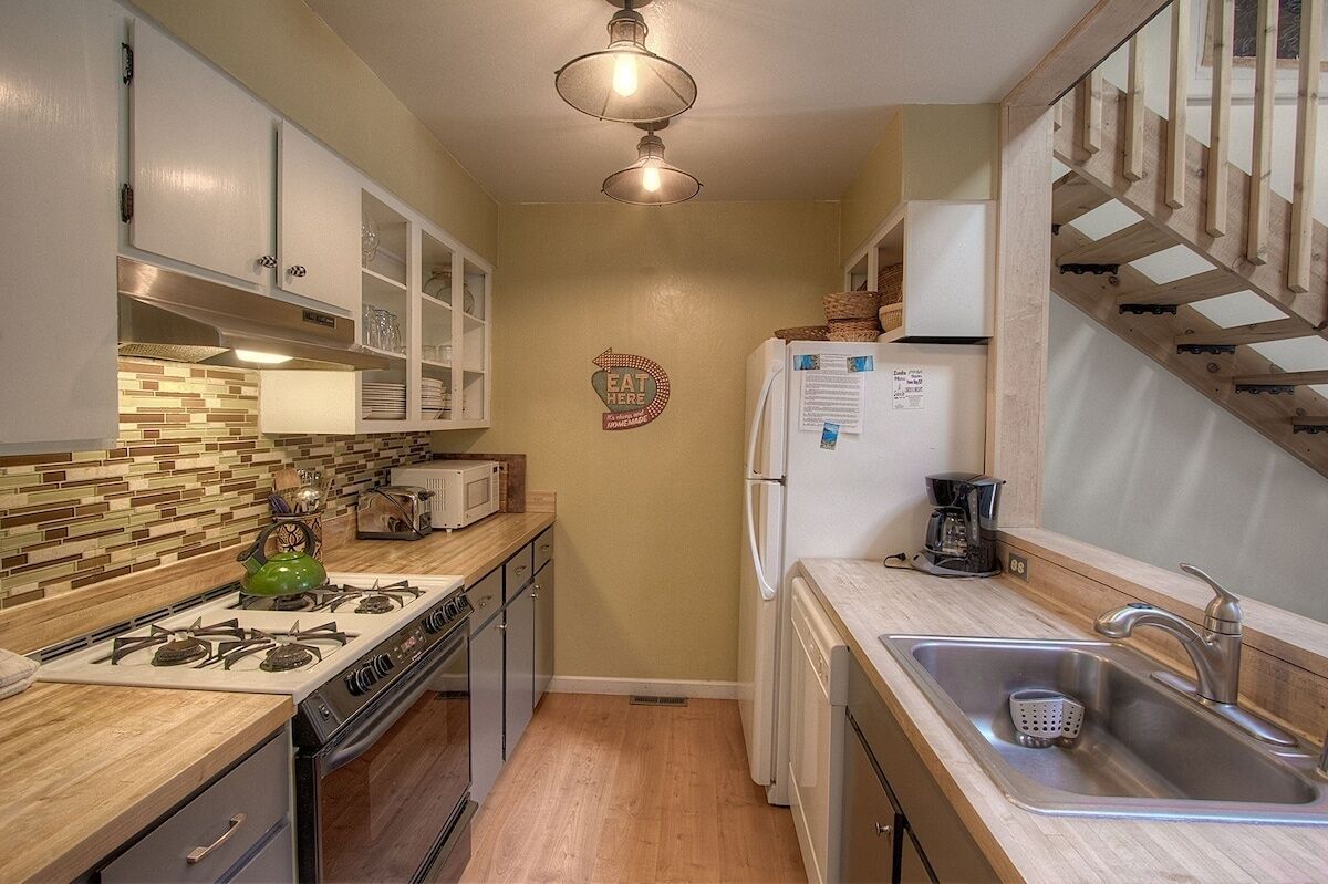 Condo, 3 phòng ngủ | Bếp riêng | Tủ lạnh, dụng cụ pha cà phê/trà, lò nướng bánh mì 