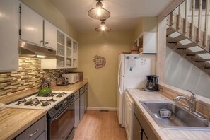 Condo, 3 habitaciones | Cocina privada | Refrigerador, cafetera y tetera y tostadora