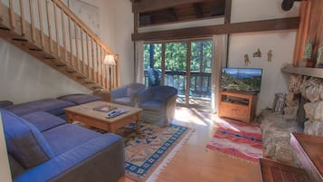 Condo, 3 Bedrooms | Living area