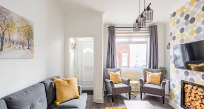 Charming Terraced House in the centre of Hoylake