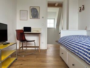 3 bedrooms, desk, iron/ironing board, travel cot