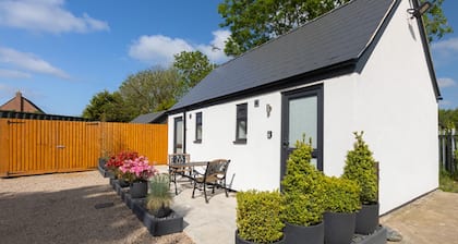 Cosy Twin or Double Studio Near Shearsby, England