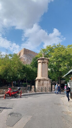 2 bedrooms - Magnificent Apartment Under the Acropolis (Athens)