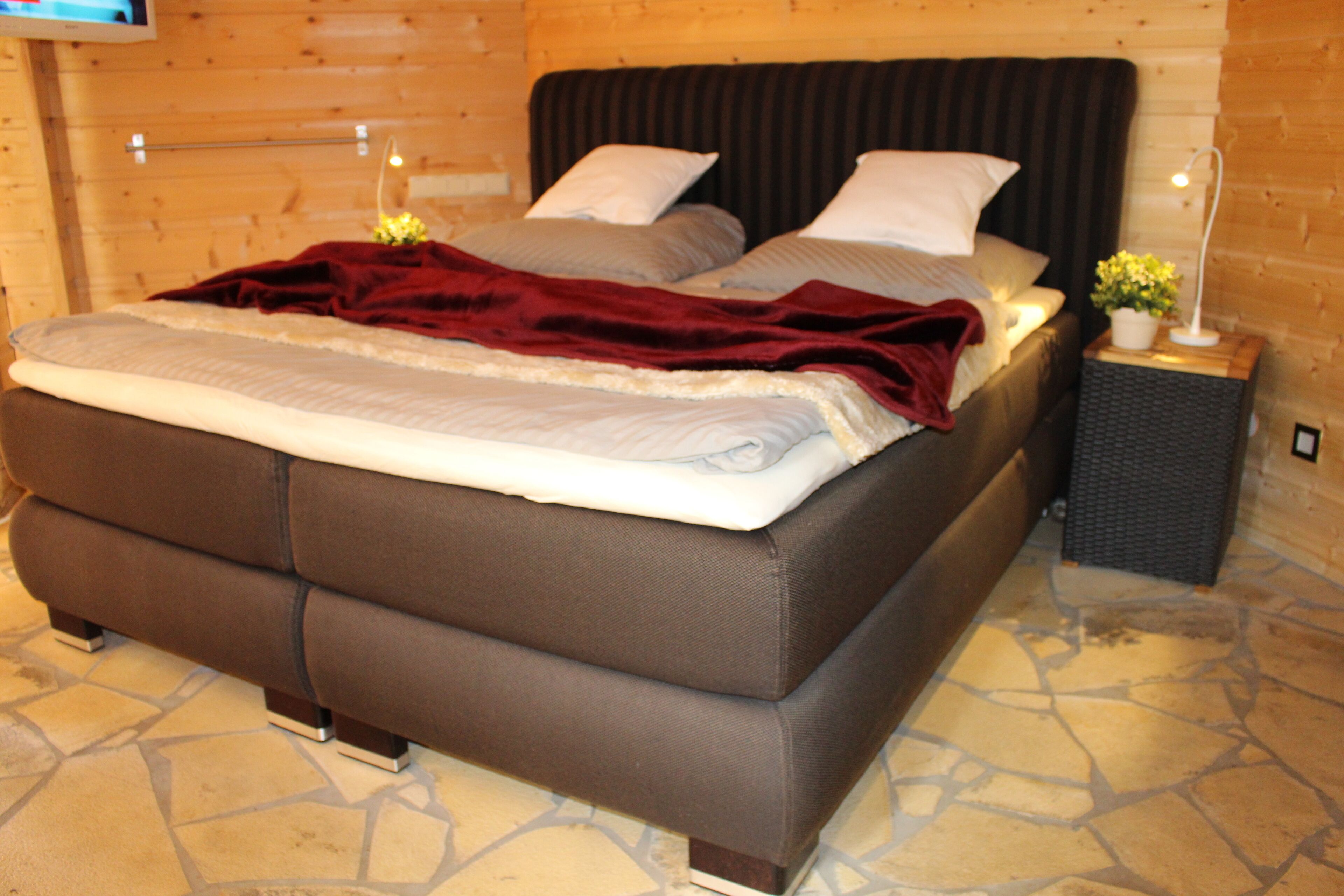 2 Schlafzimmer, Reisekinderbett, kostenloses WLAN, Bettwäsche