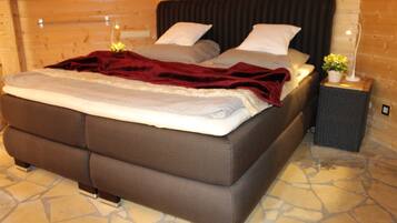 2 Schlafzimmer, Reisekinderbett, kostenloses WLAN, Bettwäsche