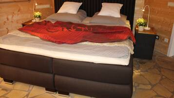 2 Schlafzimmer, Reisekinderbett, WLAN, BettwÀsche