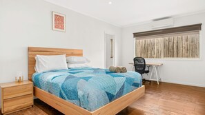 4 chambres, fer et planche à repasser, lit parapluie, accès Internet